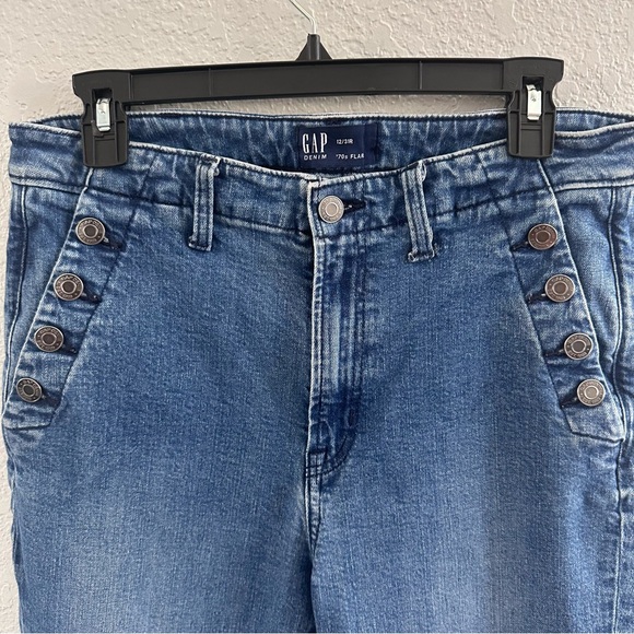 GAP 70s Flare Jeans Womens 12 31R Medium Wash Button Detail Retro - Picture 2 of 8